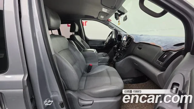 Hyundai Starex 2015 thumb 10