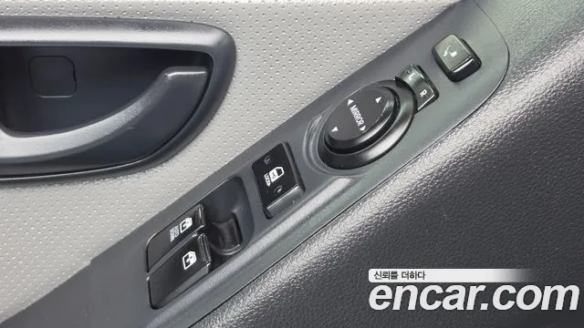 Hyundai Starex 2015 thumb 11