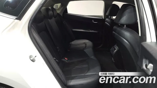 Kia K5 2017 thumb 11