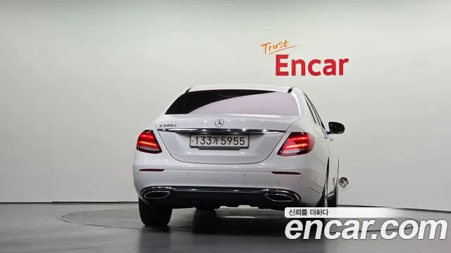 Mercedes-Benz E-Класс 2017 thumb 4