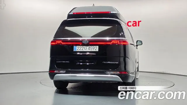 Kia Carnival 2021 thumb 4