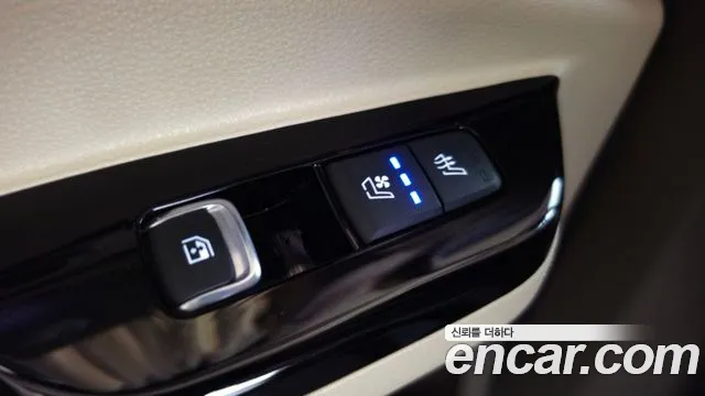 Kia Carnival 2021 thumb 12