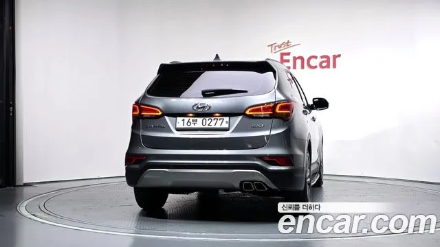 Hyundai Santa Fe 2016 thumb 4