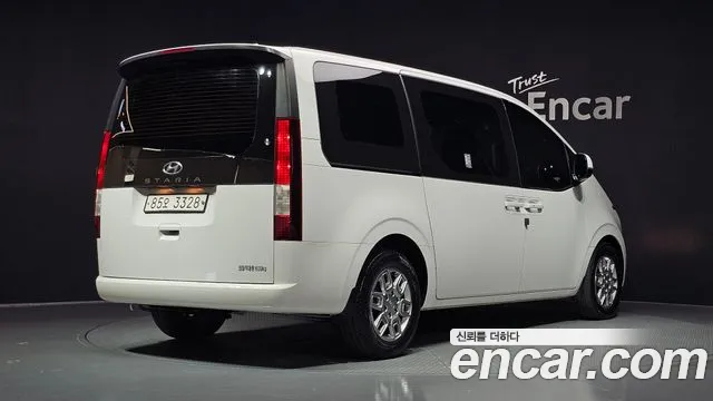 Hyundai Staria 2021 thumb 2
