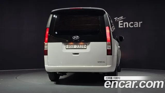 Hyundai Staria 2021 thumb 4