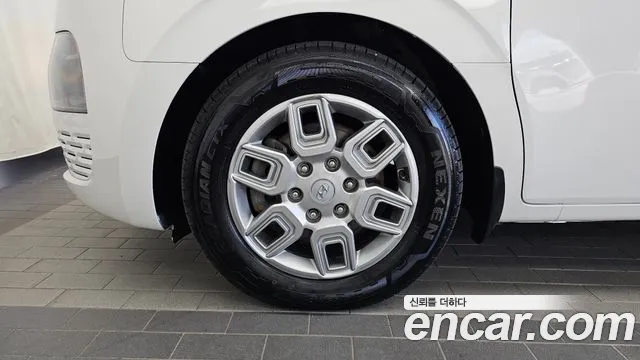 Hyundai Staria 2021 thumb 5