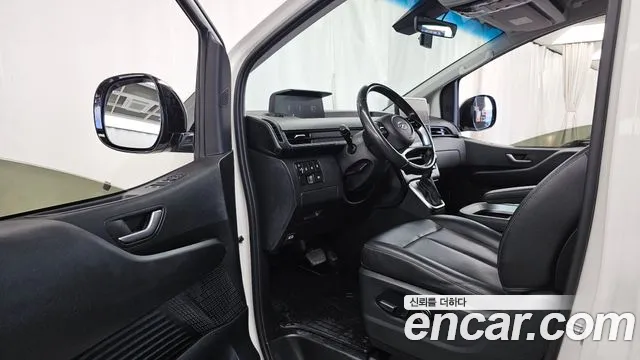 Hyundai Staria 2021 thumb 10