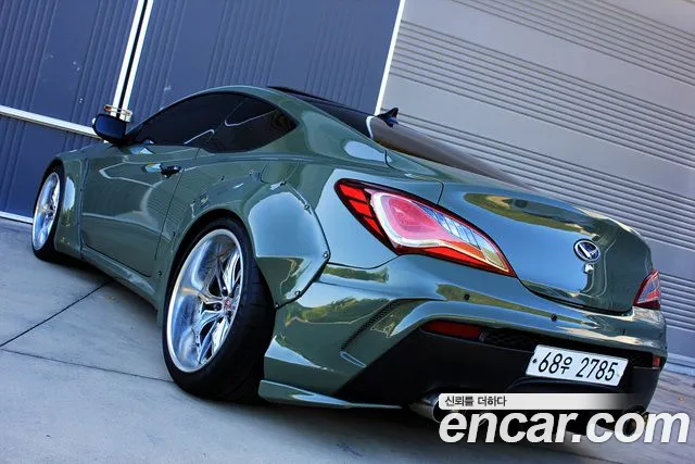 Hyundai Genesis 2011 thumb 2