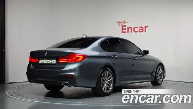 BMW 5-Series 2017 thumb 2