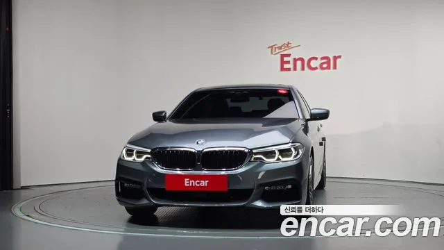 BMW 5-Series 2017 thumb 3