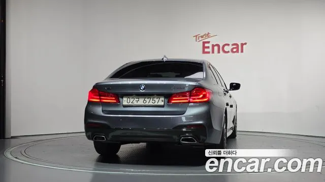 BMW 5-Series 2017 thumb 4