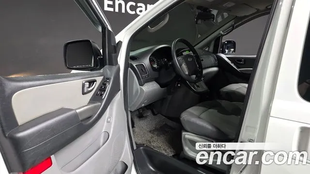 Hyundai Starex 2013 thumb 10