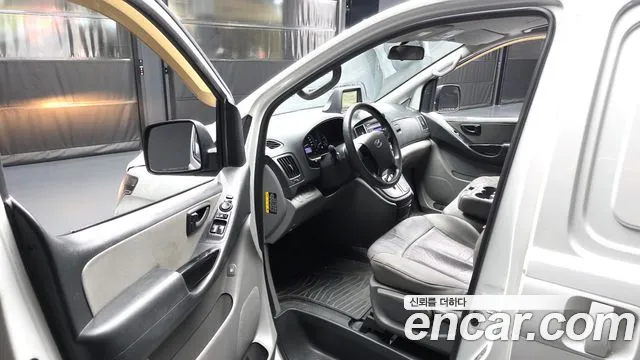 Hyundai Starex 2018 thumb 10