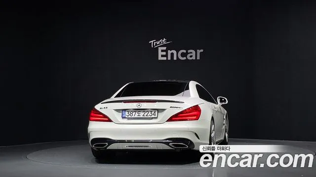Mercedes-Benz SL-Класс 2017 thumb 4