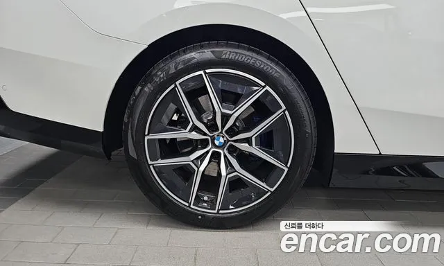 BMW 5-Series 2026 thumb 5