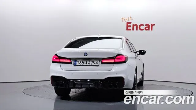 BMW 5-Series 2018 thumb 4
