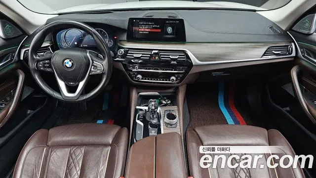 BMW 5-Series 2018 thumb 7