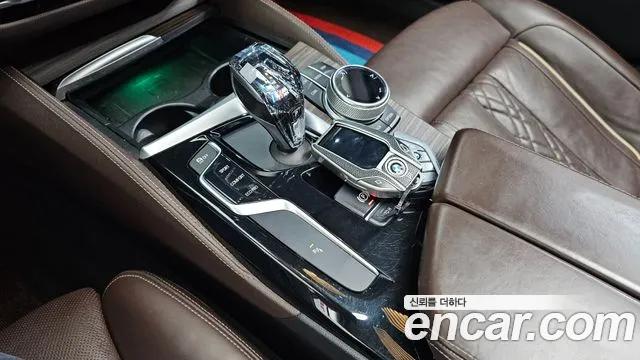 BMW 5-Series 2018 thumb 9