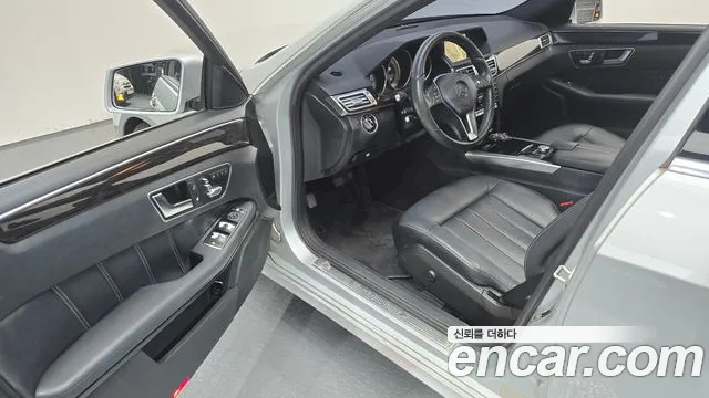 Mercedes-Benz E-Класс 2015 thumb 10