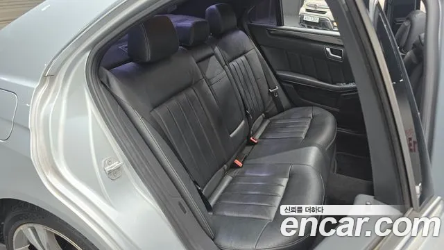 Mercedes-Benz E-Класс 2015 thumb 12