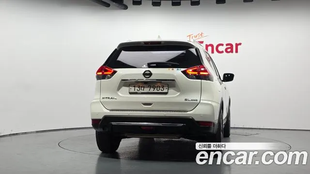 Nissan X-Trail 2018 thumb 4