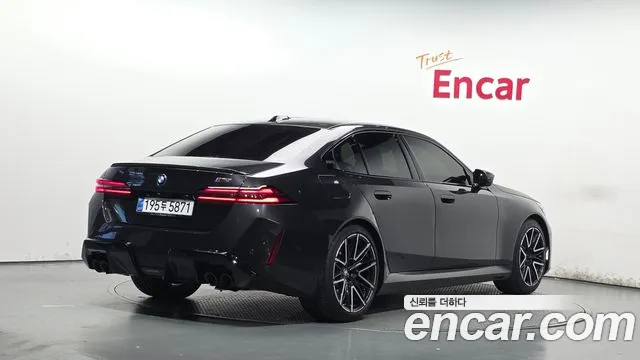 BMW M5 2026 thumb 2