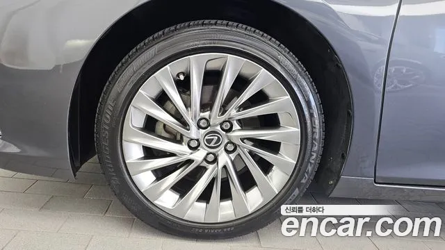 Lexus ES 2021 thumb 5