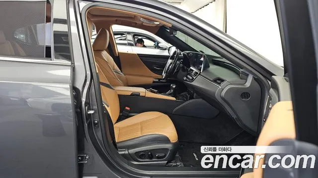 Lexus ES 2021 thumb 11