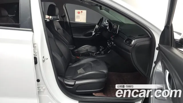 Hyundai i30 2017 thumb 11