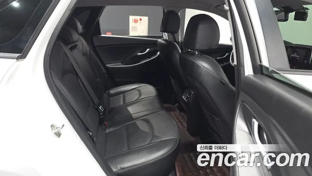 Hyundai i30 2017 thumb 12