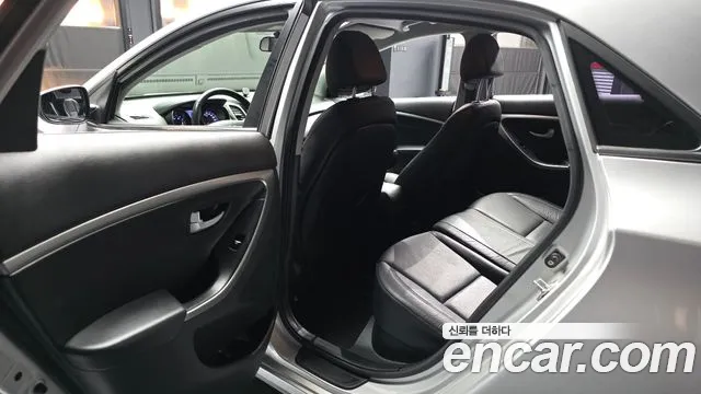 Hyundai i30 2012 thumb 11