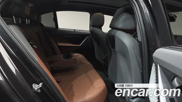 BMW i5 2024 thumb 10