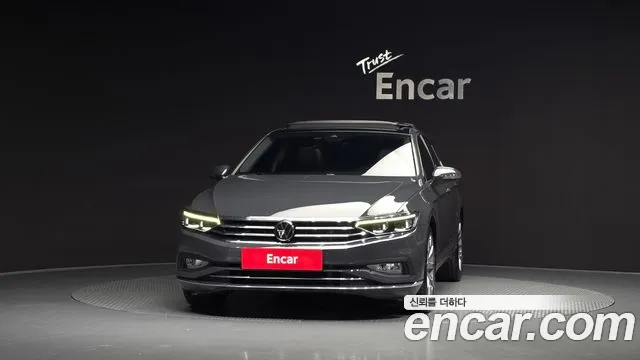 Volkswagen Passat (North America and China) 2021 thumb 3