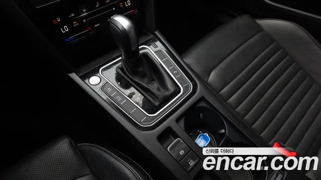Volkswagen Passat (North America and China) 2021 thumb 9