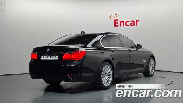 BMW 7-Series 2012 thumb 2