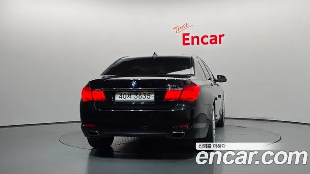 BMW 7-Series 2012 thumb 4