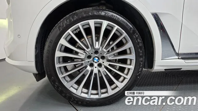 BMW X7 2024 thumb 5