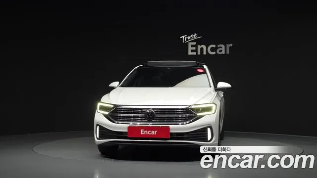 Volkswagen Jetta 2023 thumb 3
