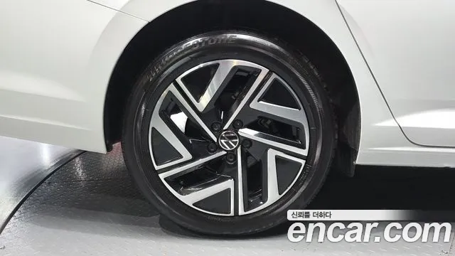 Volkswagen Jetta 2023 thumb 5