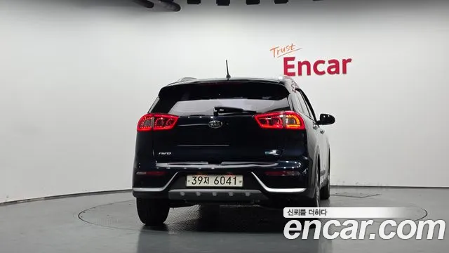 Kia Niro 2017 thumb 3
