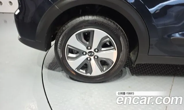 Kia Niro 2017 thumb 4