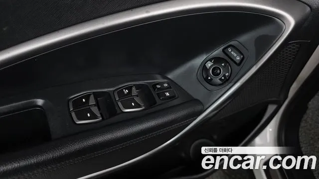 Hyundai Santa Fe 2013 thumb 11