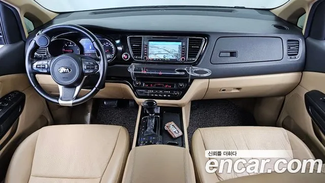 Kia Carnival 2015 thumb 7