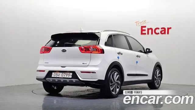 Kia Niro 2016 thumb 2