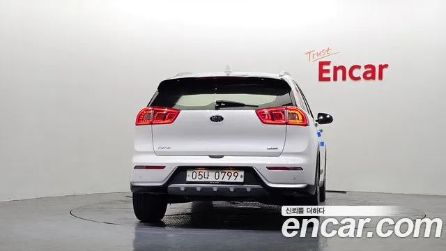 Kia Niro 2016 thumb 4
