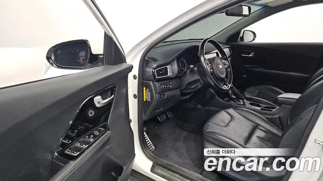 Kia Niro 2016 thumb 10
