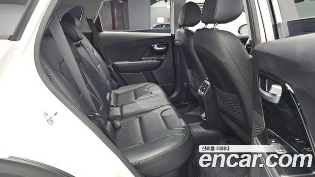 Kia Niro 2016 thumb 11