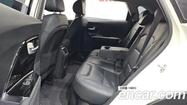 Kia Niro 2016 thumb 12