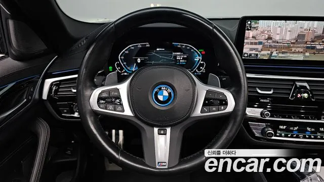 BMW 5-Series 2022 thumb 12