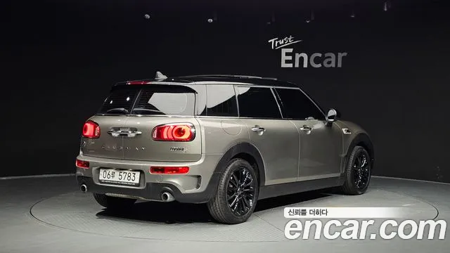 MINI Clubman 2019 thumb 2